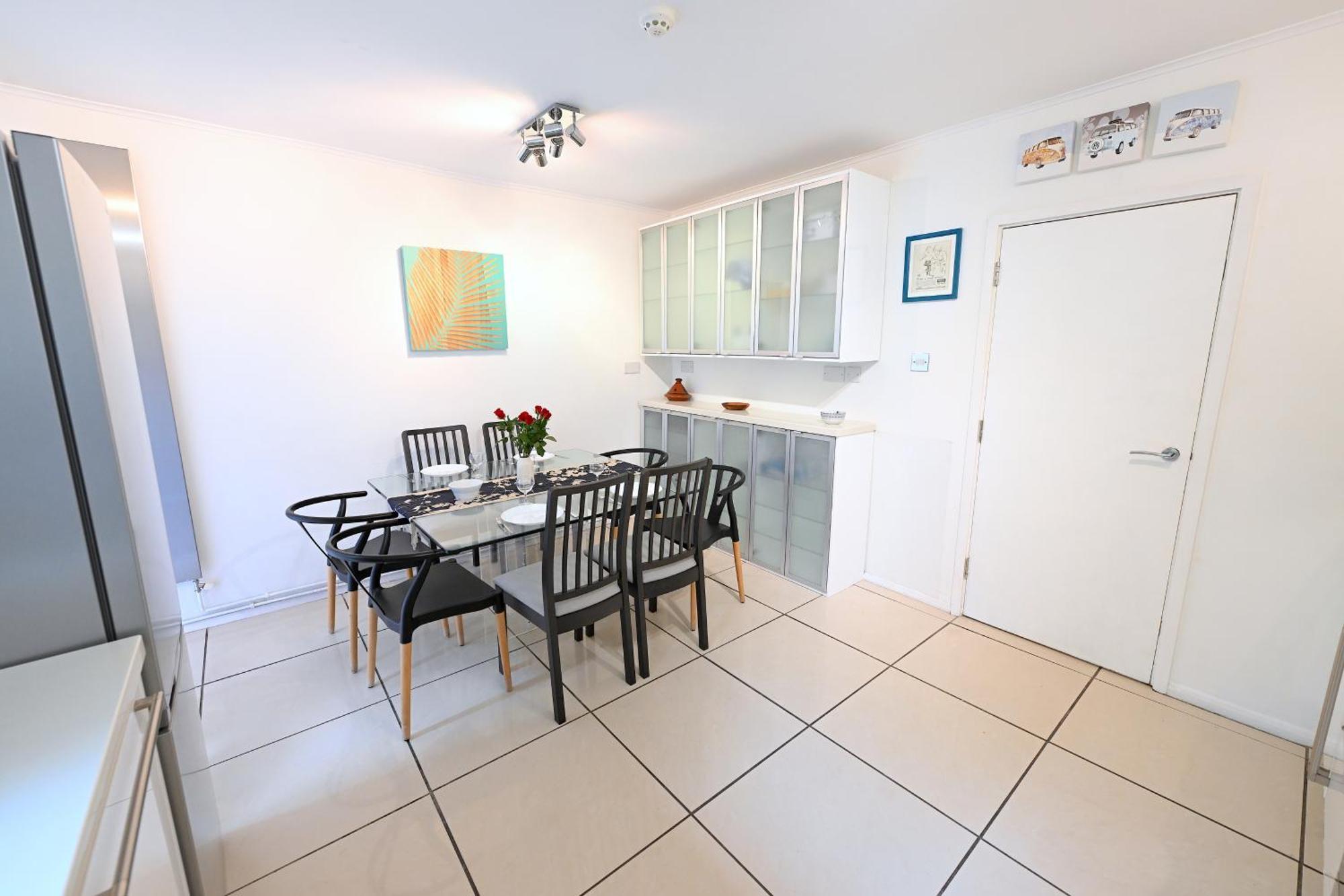4 Bedroom Patio House Regent'S Park - Parking London Eksteriør billede
